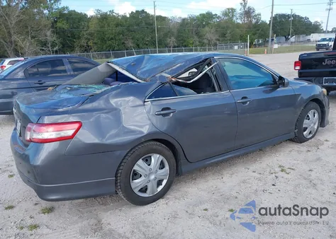 2010 Toyota Camry Se z USA, uszkodzony, nr VIN 4T1BF3EK3AU067751